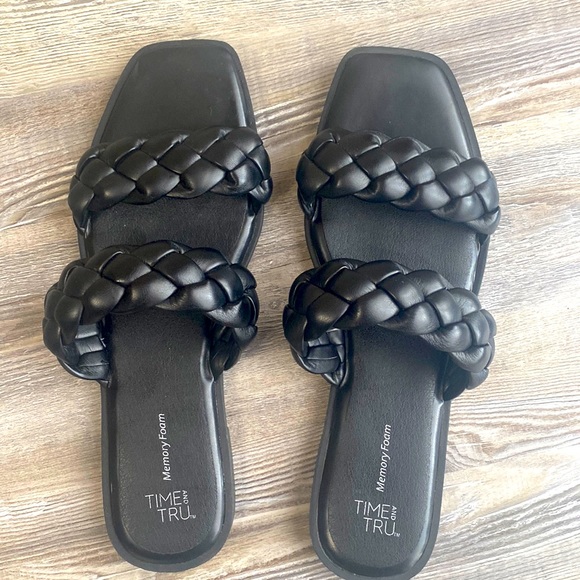 Time and Tru Shoes - EUC TIME AND TRU Braided Sandals 9